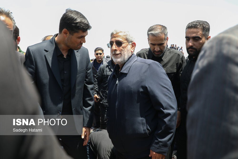 عکس | پوشش متفاوت سردار قاآنی در مراسم تشییع پیکر ابراهیم رئیسی