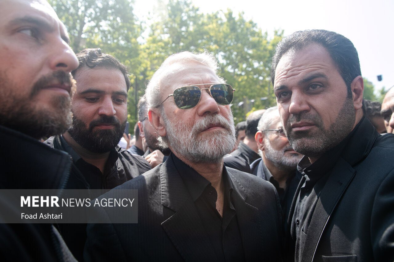 تصاویری از علی لاریجانی و 2 مقام دولت روحانی در مراسم تشییع حسین امیرعبداللهیان 3