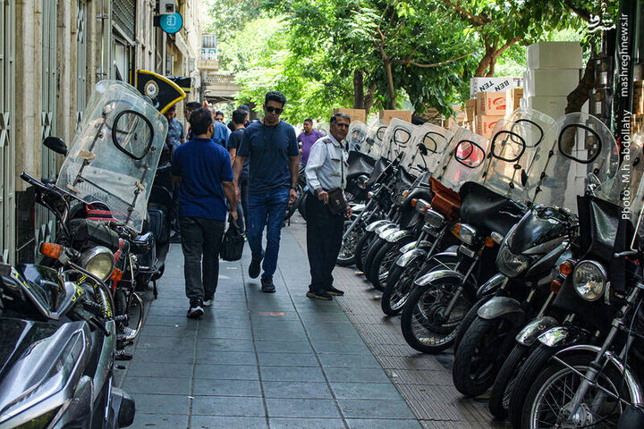 پیاده راه در تهران شبیه شوخی است/ طرح موتورگیری در خیابان فایده ندارد؛ موتور سیکلت‌ها در کشور پلاک دارند اما هویت ندارند