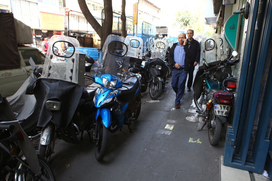 پیاده راه در تهران شبیه شوخی است/ طرح موتورگیری در خیابان فایده ندارد؛ موتور سیکلت‌ها در کشور پلاک دارند اما هویت ندارند