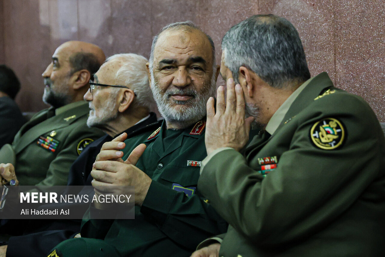 چه کسانی در مراسم ترحیم شهید امیرعبداللهیان شرکت کردند؟/ جواد ظریف در کنار فرماندهان نظامی +عکس
