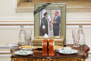میز پذیرایی متفاوت وزارت خارجه در دیدارهای دیپلماتیک امروز پس از شهادت امیرعبداللهیان