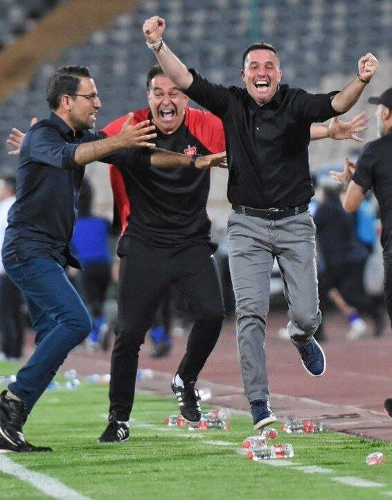 عکس | خوشحالی دیوانهوار اوسمار ویرا پس از گل چهارم پرسپولیس