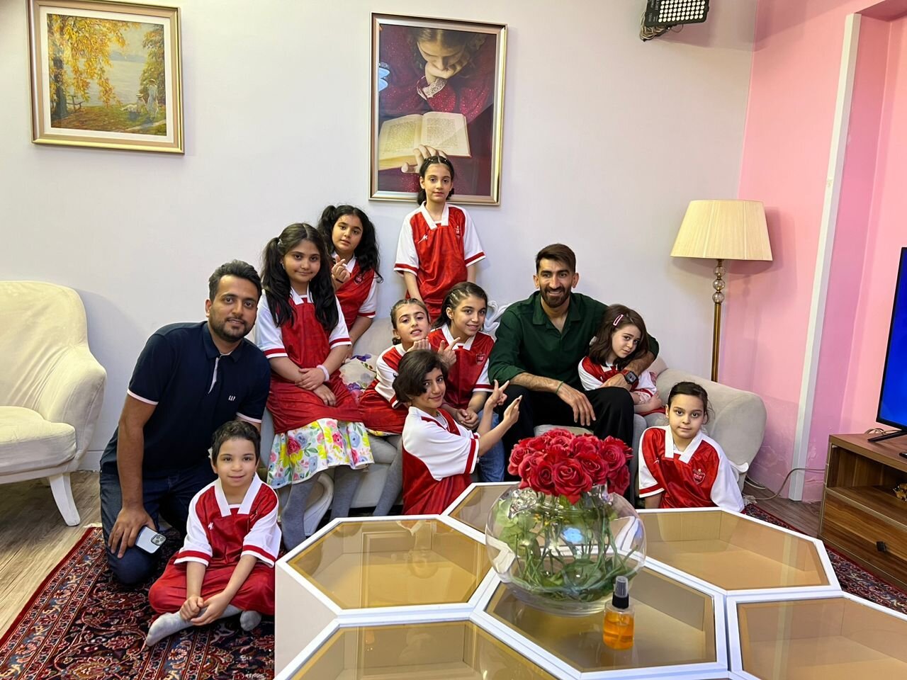 عکس| اقدام زیبای بیرانوند؛ جشن صدرنشینی در یک مکان خاص!