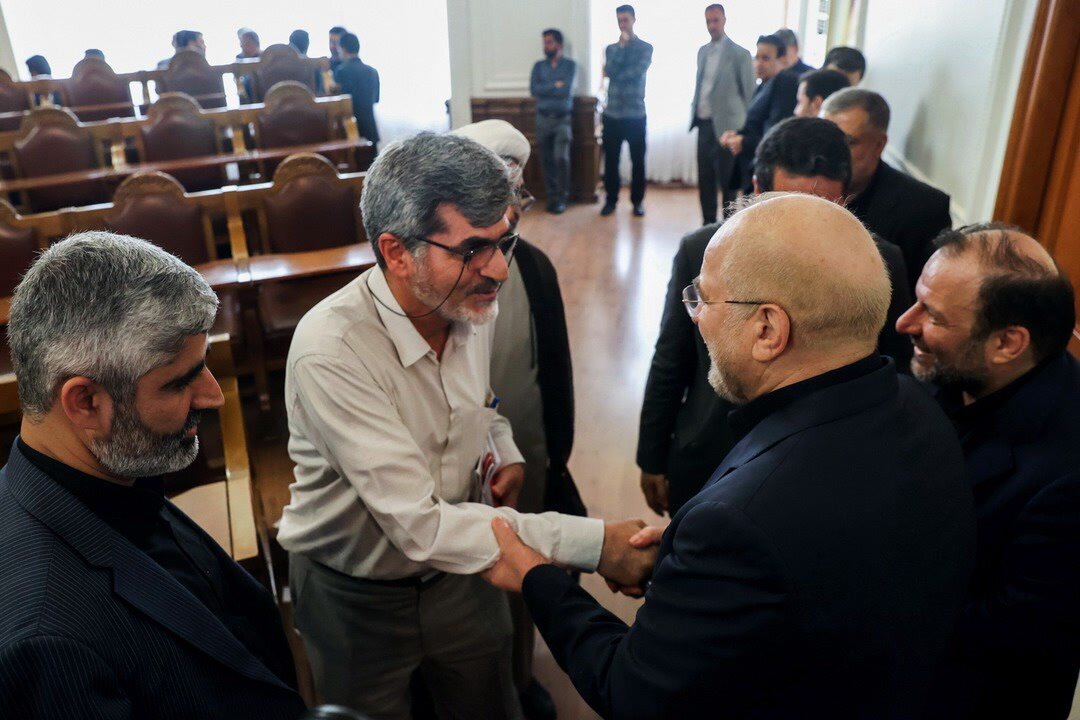 حضور قالیباف و وزرای احمدی نژاد در جلسه فراکسیون انقلاب / هم پایداری ها بودند هم اعضای لیست امنا 2