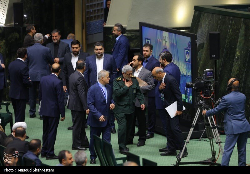 تصاویر فرماندهان بلندپایه نظامی در صحن مجلس دوازدهم /از سردار قاآنی و سلامی تا سرلشکر صفوی و شیرازی