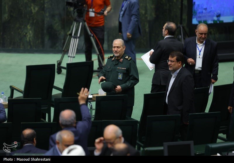 تصاویر فرماندهان بلندپایه نظامی در صحن مجلس دوازدهم /از سردار قاآنی و سلامی تا سرلشکر صفوی و شیرازی