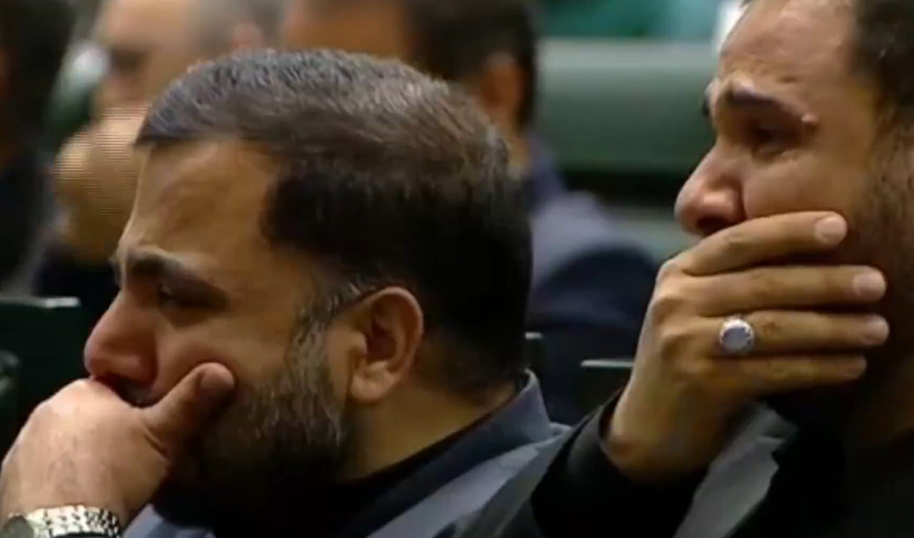 گریه وزرا و معاونان دولت بعد از پخش کلیپی از رئیسی در صحن مجلس +عکس