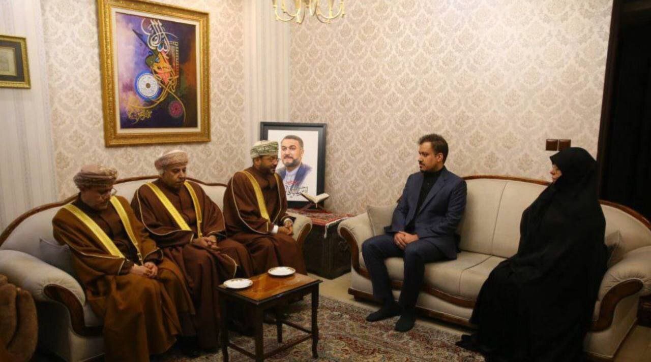 وزیرخارجه عمان به منزل شهید امیرعبداللهیان رفت