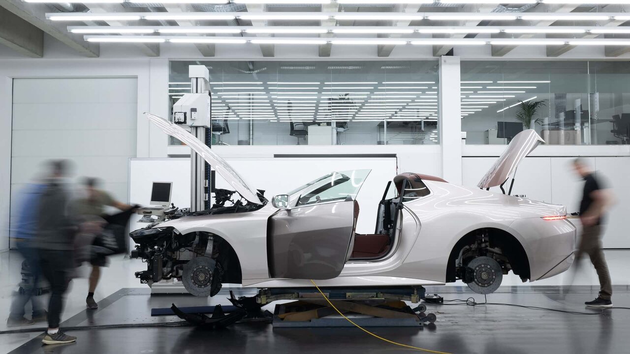 قدرت نمایی طراحان بیامو با ساخت خودرویی ارزانتر از X۴ در ایران/ عکس