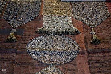 دزدیدن منگولههای پرده تاریخی کعبه واقعیت دارد؟ دزدیدن منگولههای پرده تاریخی کعبه واقعیت دارد؟