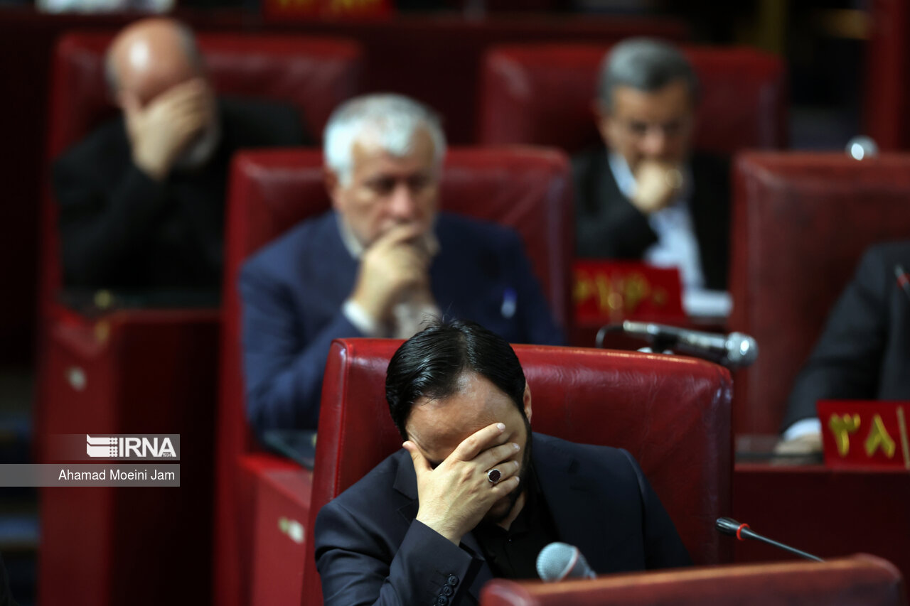 تصاویری از تاثر مقامات در مراسم بزرگداشت شهید رئیسی در مجمع تشخیص مصلحت