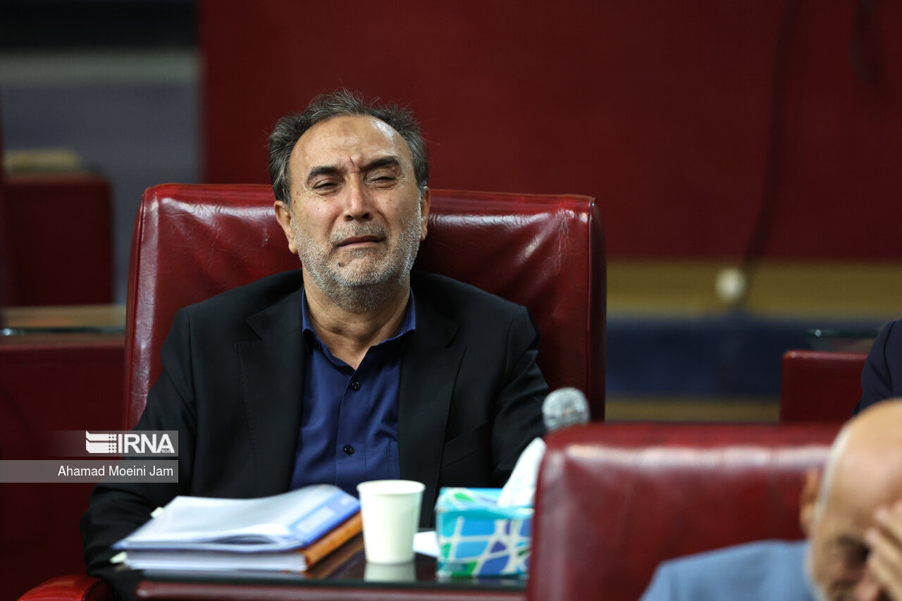 تصاویری از تاثر مقامات در مراسم بزرگداشت شهید رئیسی در مجمع تشخیص مصلحت