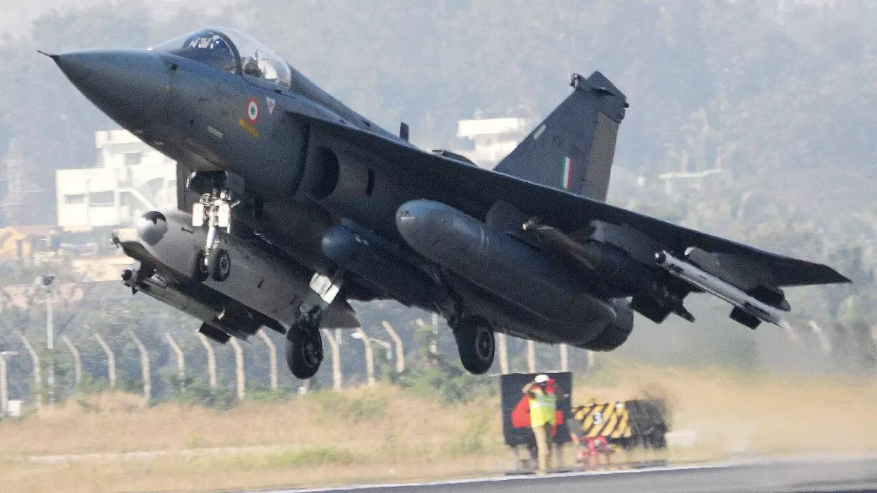 پاسخ هند به اژدهای قدرتمند پاکستان/ رقیب جنگنده‌های منطقه از هند بر می‌خیزد؟
