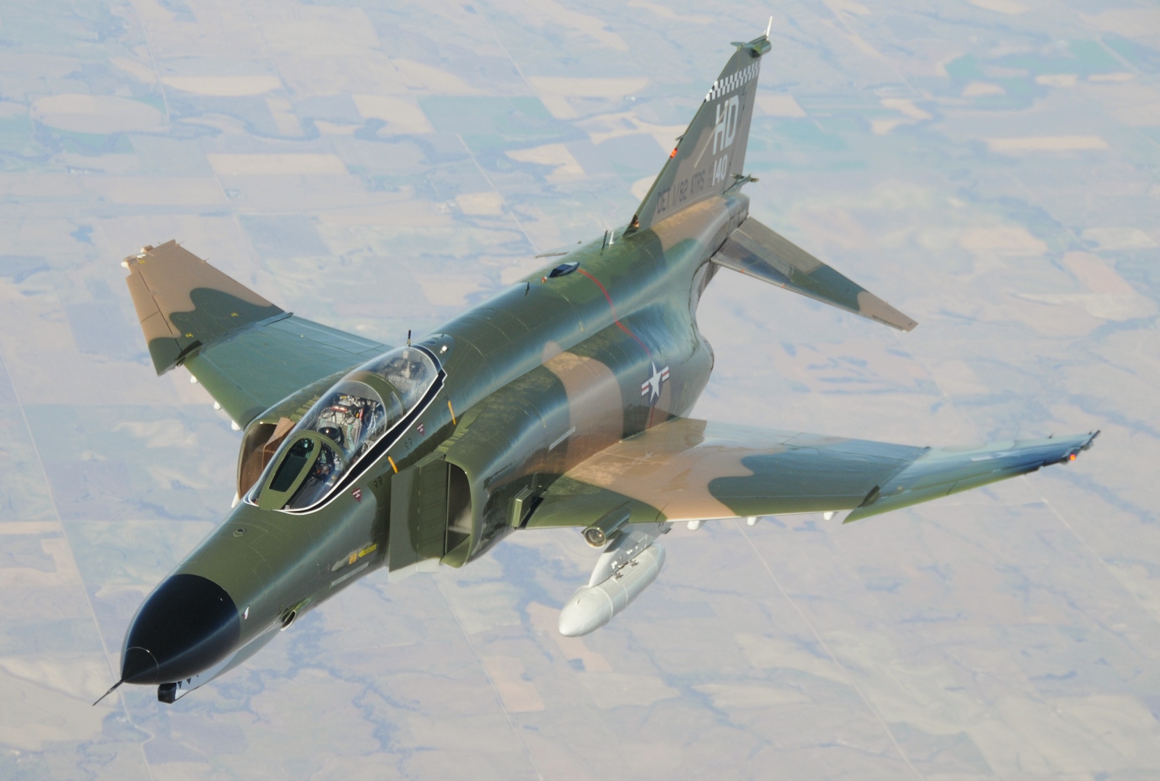 چرا اف-۳۵ از جنگنده ۶۴ ساله نیروی هوایی ایران کندتر است؟