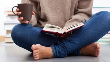 فواید چهارزانو نشستن روی زمین فواید چهارزانو نشستن روی زمین