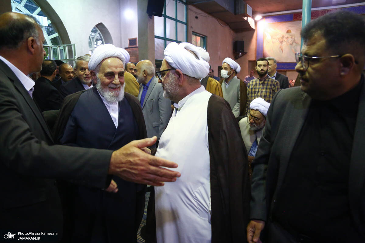 عکسی از گپ و گفت سیدمحمد خاتمی و جهانگیری در یک مراسم / ناطق نوری وارد شد، سیدحسن خمینی هم بود 3