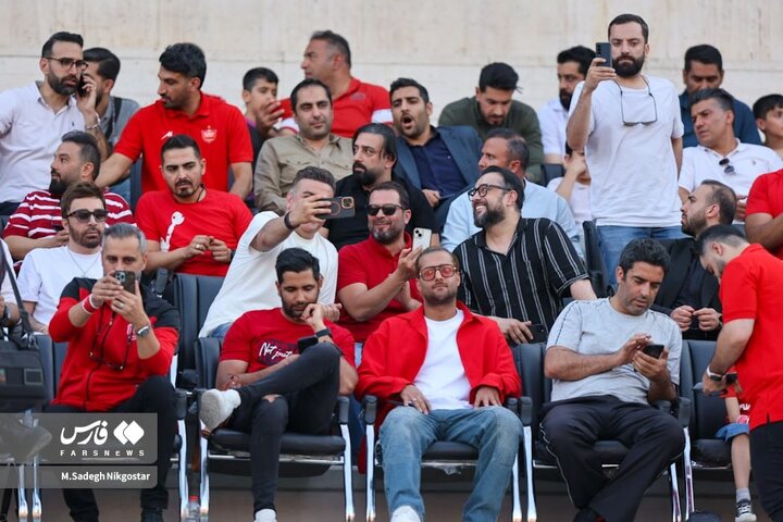 حضور هنورمندان پرسپولیسی در ورزشگاه آزادی