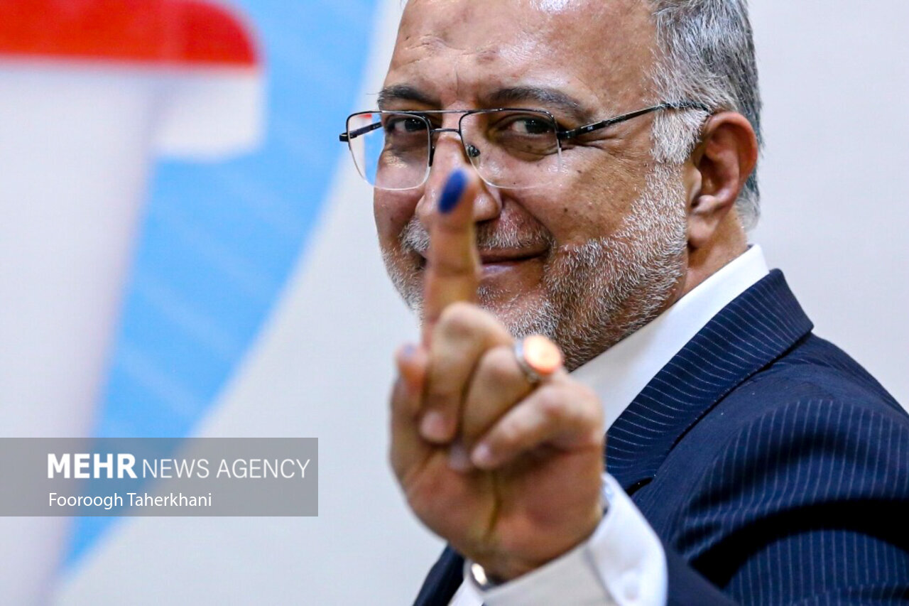 زاکانی سوپرپوششی حرفه ای، تا پایان انتخابات می ماند؟/ شروع عملیات انتخاباتی در خیابان های تهران 2 علیرضا زاکانی؛ تانک «سوپر پوششی» تا ته خط انتخابات ۱۴۰۳ میماند؟ /عملیات انتخاباتی در بزرگراه های پایتخت