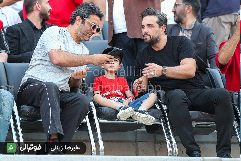 عکس | کارگردان عاشقانهها تماشاگر قهرمانی پرسپولیس 2