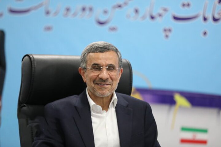 ببینید | واکنش متفاوت احمدی‌نژاد به قهرمانی پرسپولیس