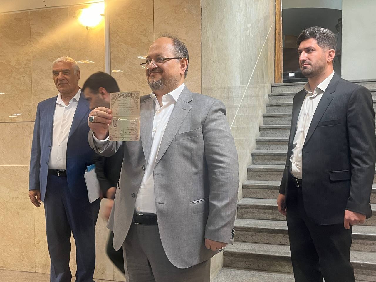 محمد شریعتمداری کاندیدای انتخابات ریاست جمهوری شد + عکس 2