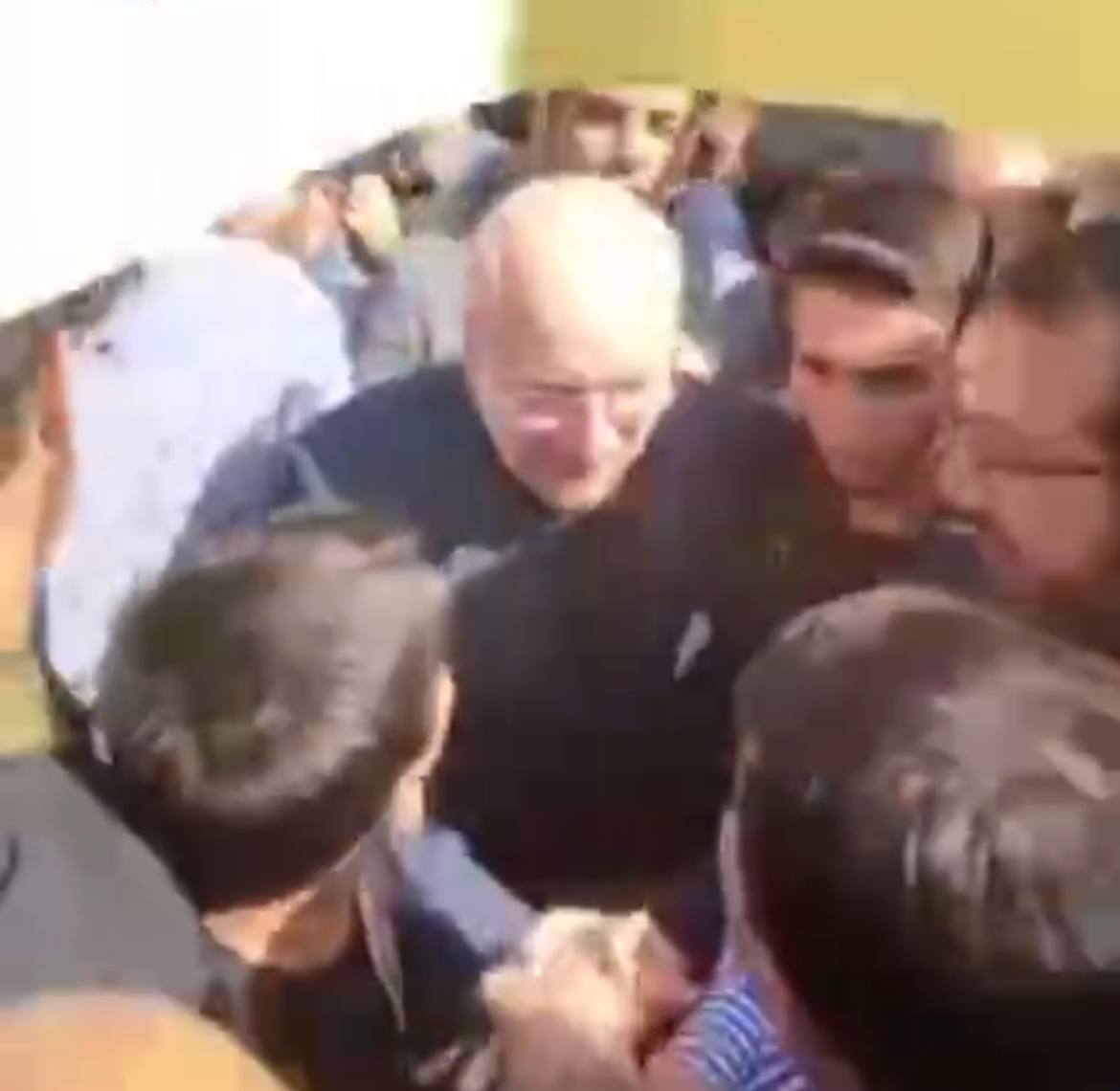 قالیباف در پیاده رو به سمت وزارت کشور+عکس