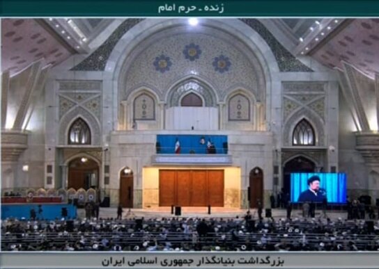کاندیداهای انتخابات ریاست جمهوری پای سخنرانی رهبر انقلاب در حرم امام راحل