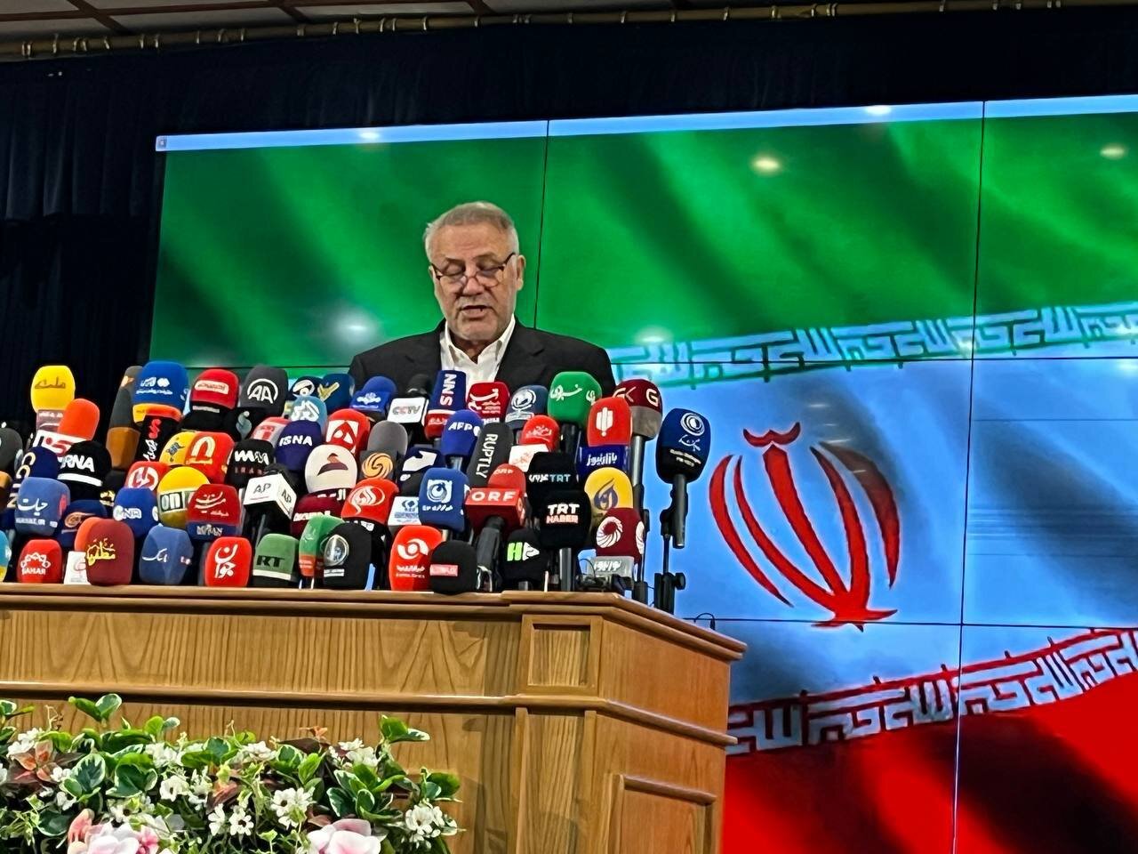 جاسمی: چون ۴ سال نماینده بودهام به خود اجازه حضور دادم/ اسکندری: با کولهباری از تجربه آمدم/ آذری: دنبال رییس جمهور عالم به همه علوم نیستیم