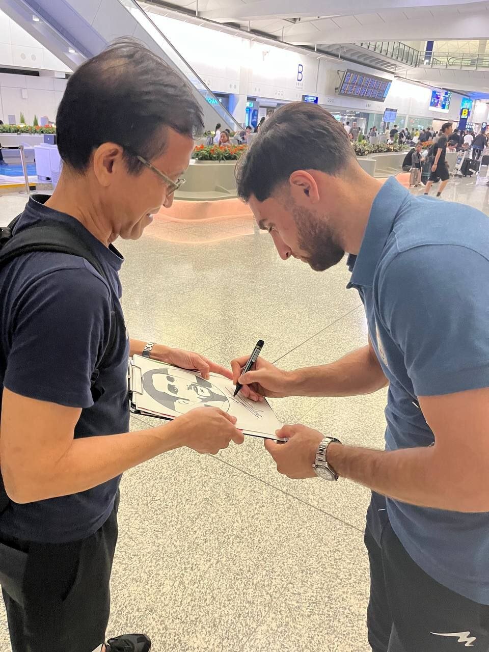 عکس| طارمی در هنگکنگ هم طرفدار دارد!