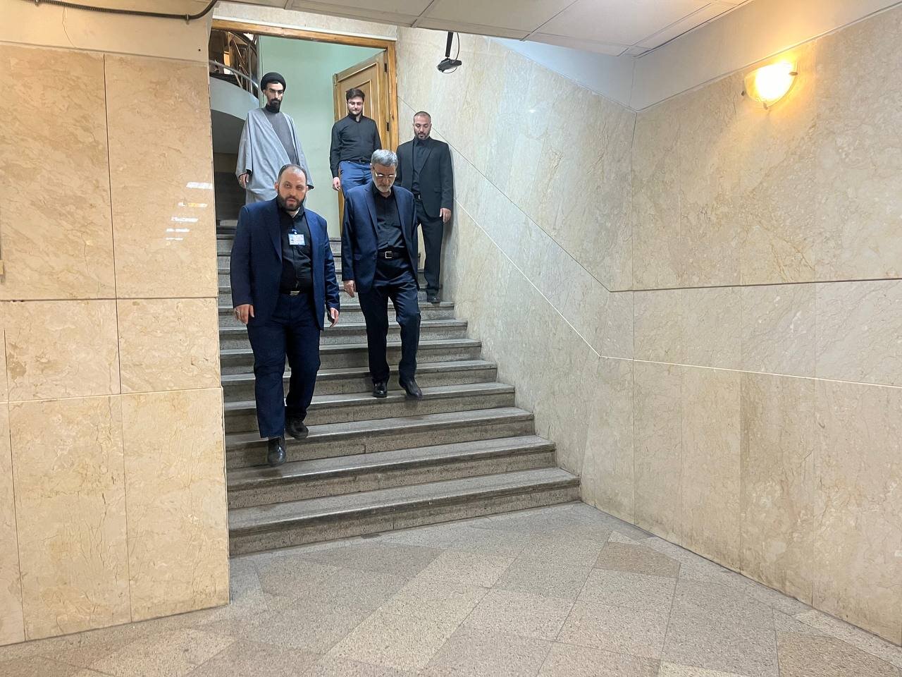 قاضی زاده هاشمی: کاندیدای مردم هستم/ پاسخ مبهم به سوالی کنایه دار درباره حل مشکل بورس