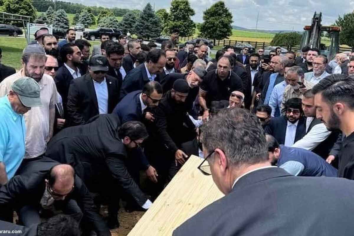 عکس | اولین سفر رئیس جمهور اسبق افغانستان بعد از روی کار آمدن طالبان؛ تصویری از مراسم خاکسپاری برادر حامد کرزی