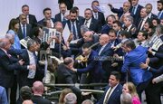 ببینید | تصاویری از دعوا و درگیری شدید نمایندگان پارلمان در ترکیه
