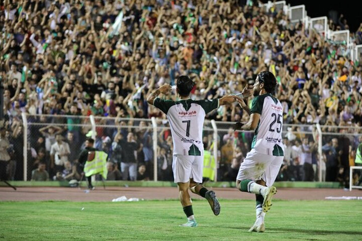 ببینید | جشن و شادی هواداران تیم خیبر پس از صعود به لیگ برتر