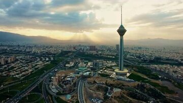 هوای تهران در مرز آلودگی / شاخص ذرات معلق چند شد؟