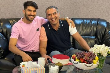 عکس| عقاب آسیا بعد از تولدش در بیمارستان بستری شد عکس| عقاب آسیا بعد از تولدش در بیمارستان بستری شد