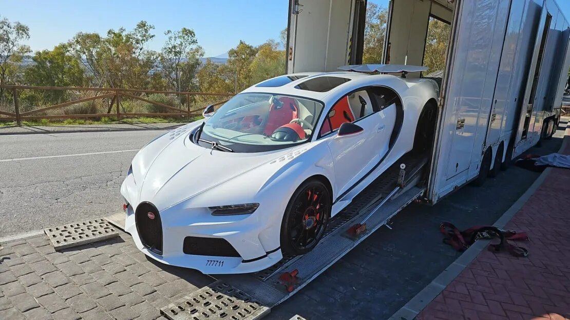 ابرثروتمندان چگونه خودروهای ارزشمندشان را جابهجا میکنند؟ / عکس