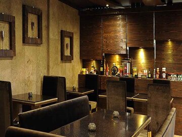 عکس | اقدام بی‌نظیر و تحسین‌برانگیز یک کافی‌شاپ در اصفهان برای پاکبان‌ها