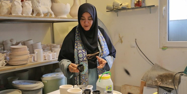 ۴۱۶ میلیارد ریال تسهیلات بی بیش از ۳۵۰ هنرمند صنایع دستی استان سمنان در سال ۱۴۰۲ واگذار شده است