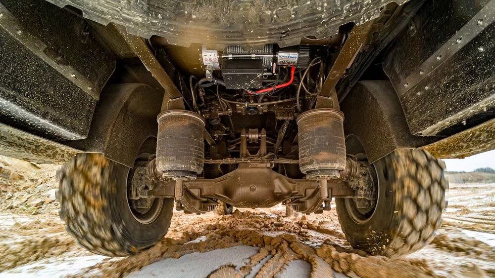 با اتوبوس هم میشود به آفرود رفت! /عکس