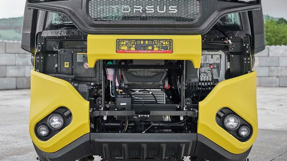 با اتوبوس هم میشود به آفرود رفت! /عکس