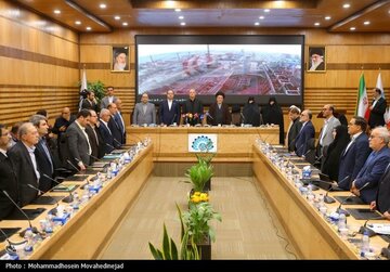 عکس | تصویری جدید از دختران شهید رئیسی در یک مراسم