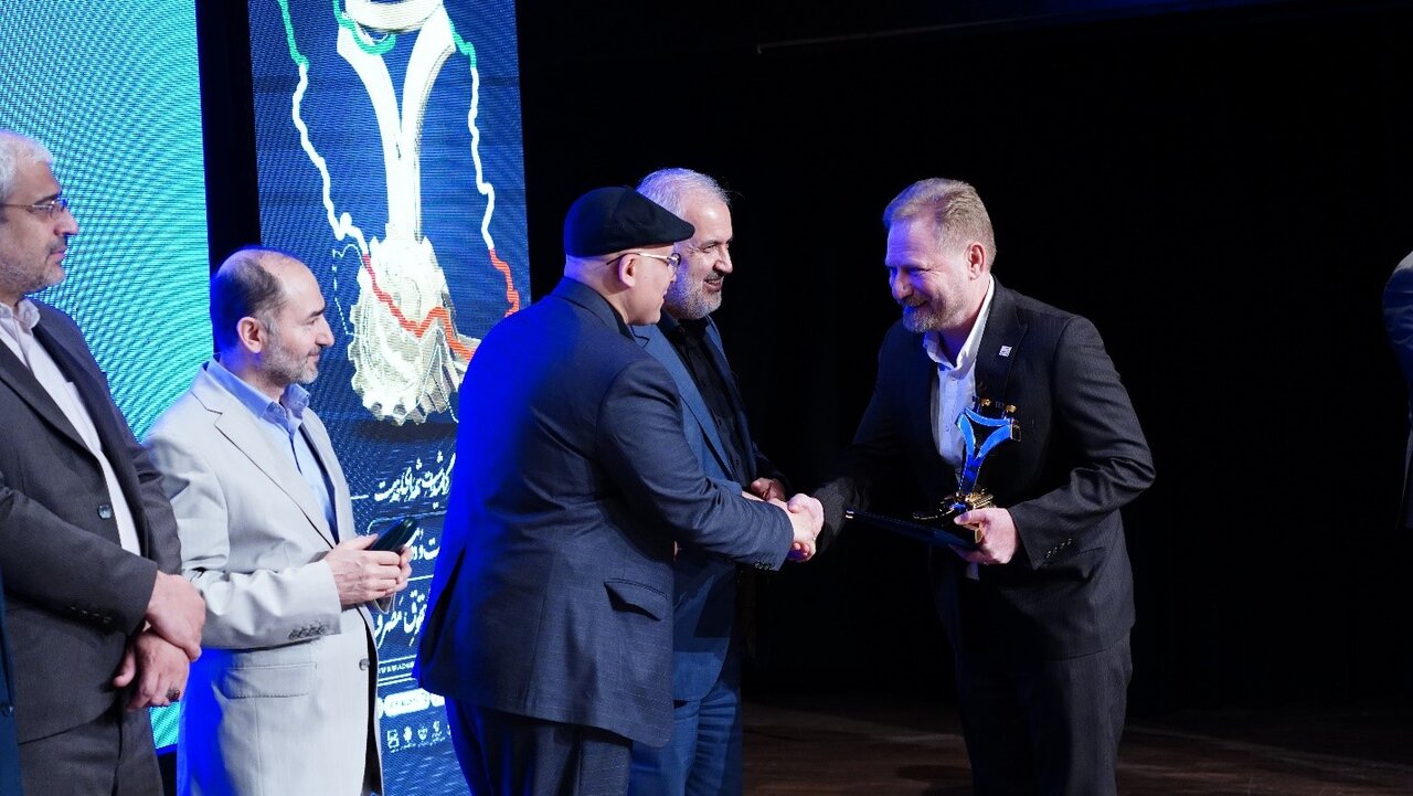 “انتخاب” برترین شرکت در حوزه حمایت از حقوق مصرف کنندگان شد