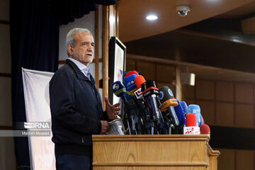 بیانیه حزب ندای ایرانیان درباره کاندیداتوری پزشکیان بیانیه حزب ندای ایرانیان درباره کاندیداتوری پزشکیان