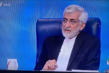 عکس | تصویری متفاوت از سعید جلیلی؛ موبایل او چیست؟