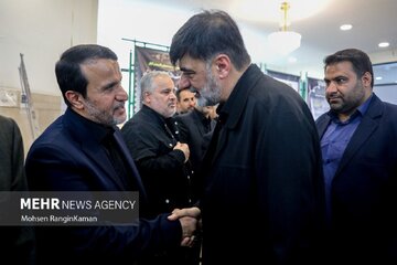 مقامات ارشد نظامی با پوششی متفاوت در یک مراسم