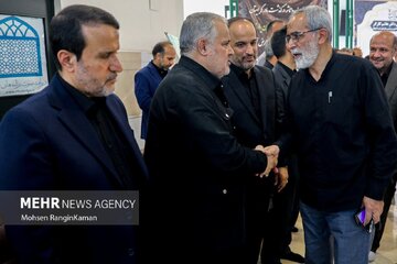 مقامات ارشد نظامی با پوششی متفاوت در یک مراسم