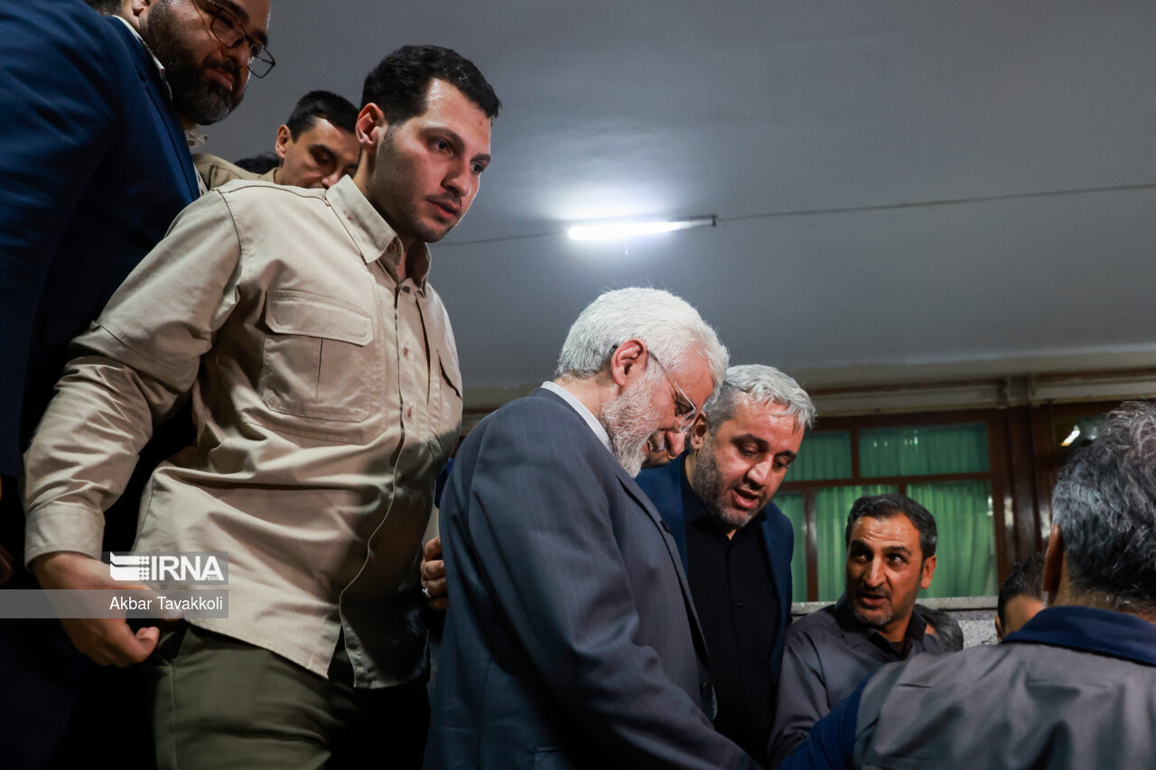 تخلف انتخاباتی مدیرعامل هپکو؟ /یک روز همراهی جلیلی برای ثبت نام در انتخابات، روز دیگر میزبان جلیلی در اراک