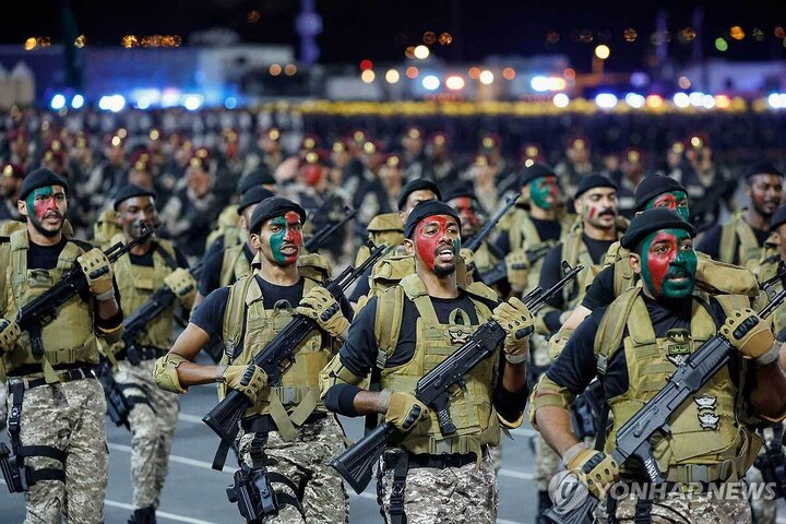 تصاویر جالب رژه نیروهای نظامی در عربستان را ببینید!