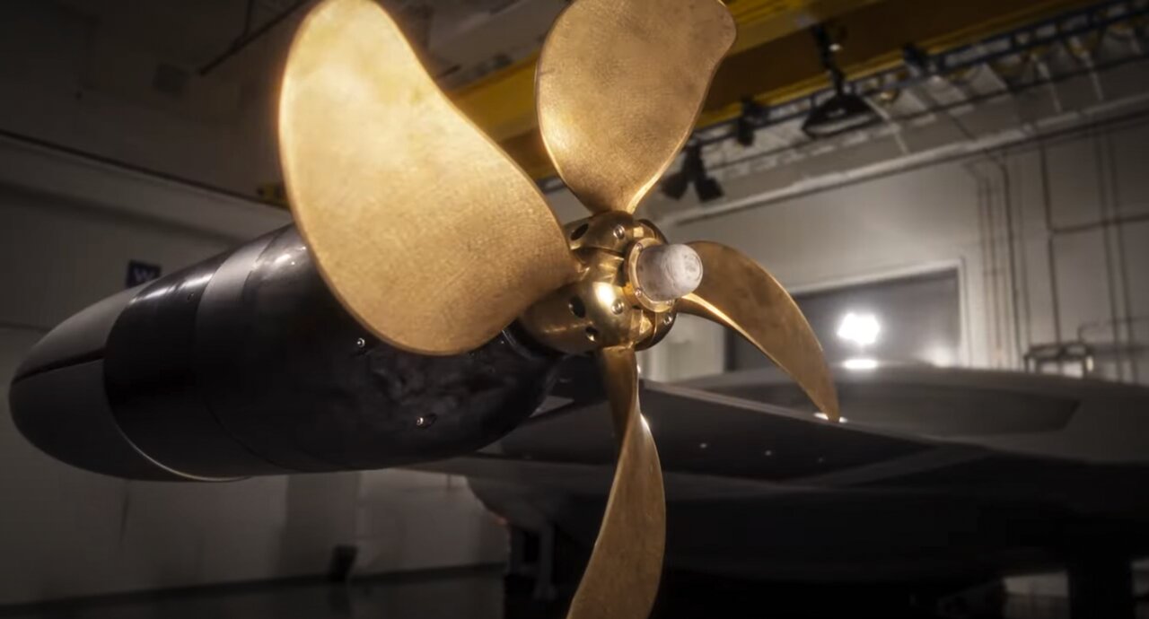 سفرهماهی ارتش ایالات متحده، به آب افتاد!/ فیلم